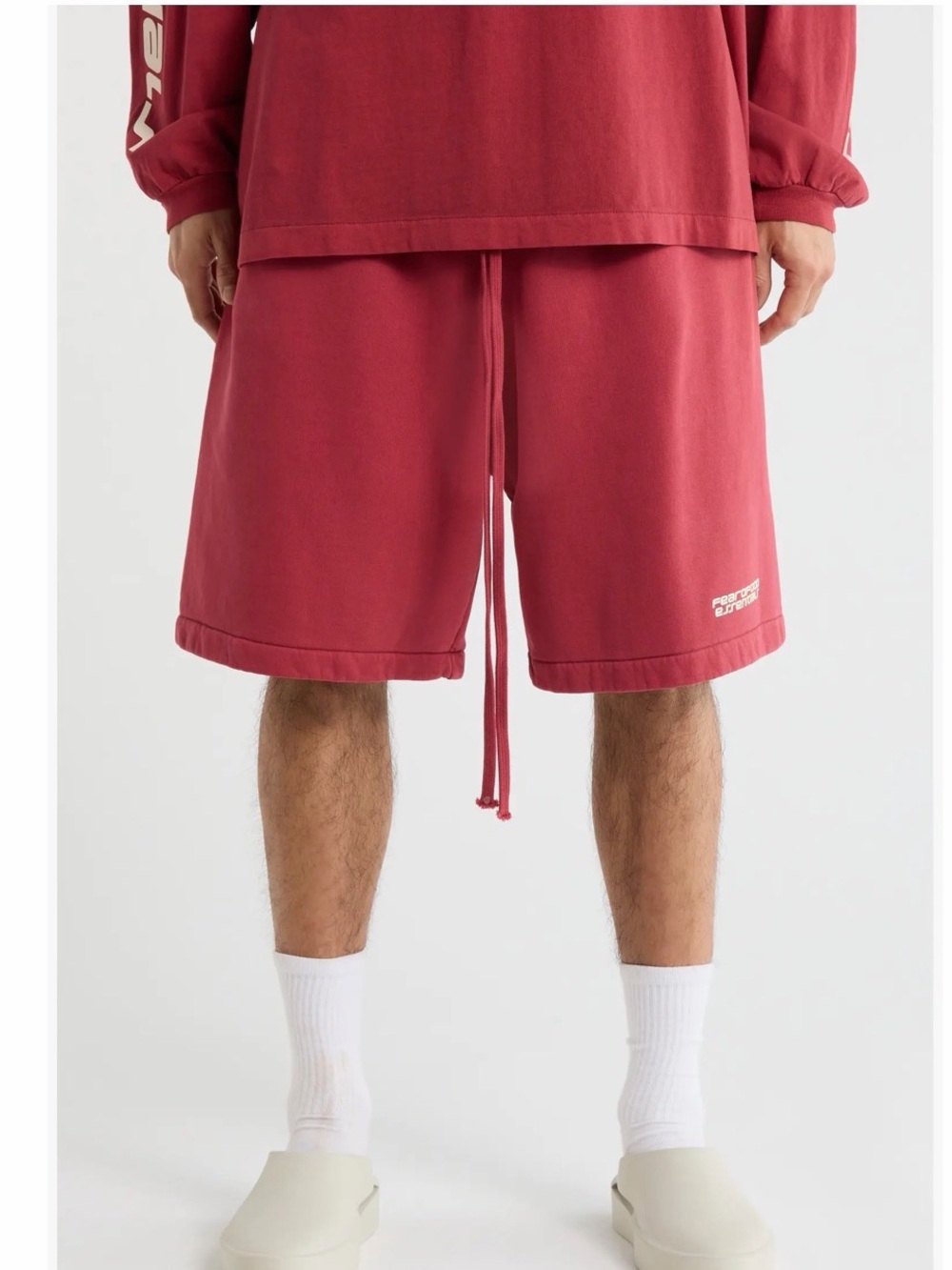 Fear of God Essentials RELAXED SWEATSHORT - CRIMSON size small NWT